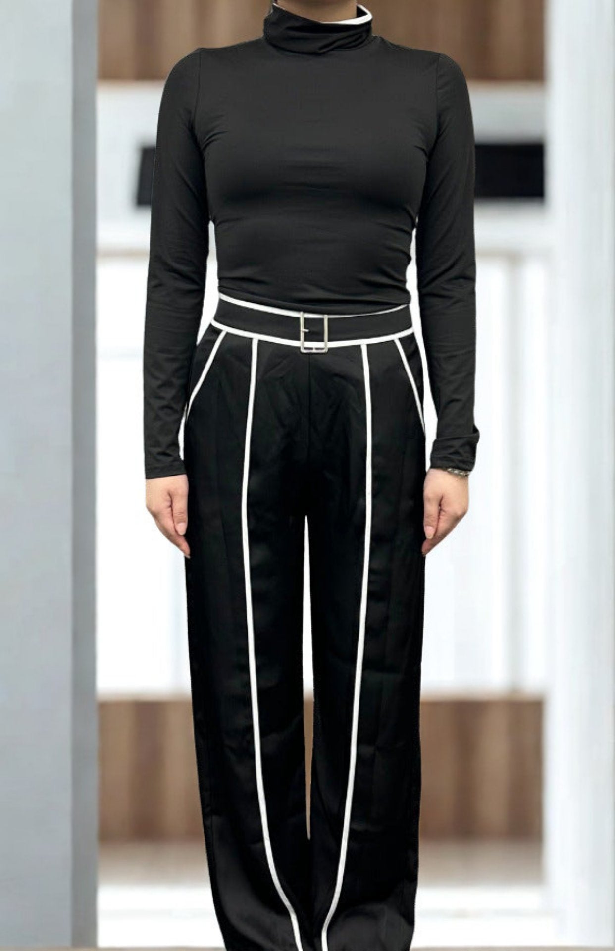 Elegant Stand Collar Contrast Binding Knit Set – Two-Piece Wide-Leg Trouser Suit