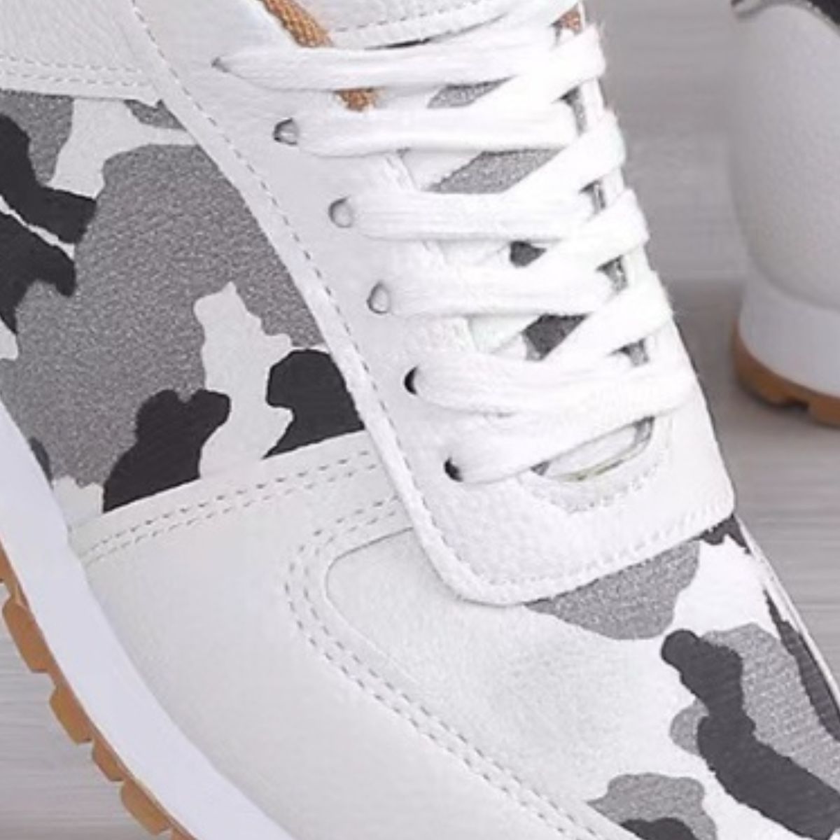 Women's Tied Printed PU Leather Athletic Sneakers