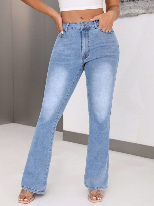 Bootcut Buttoned Jeans with Pockets