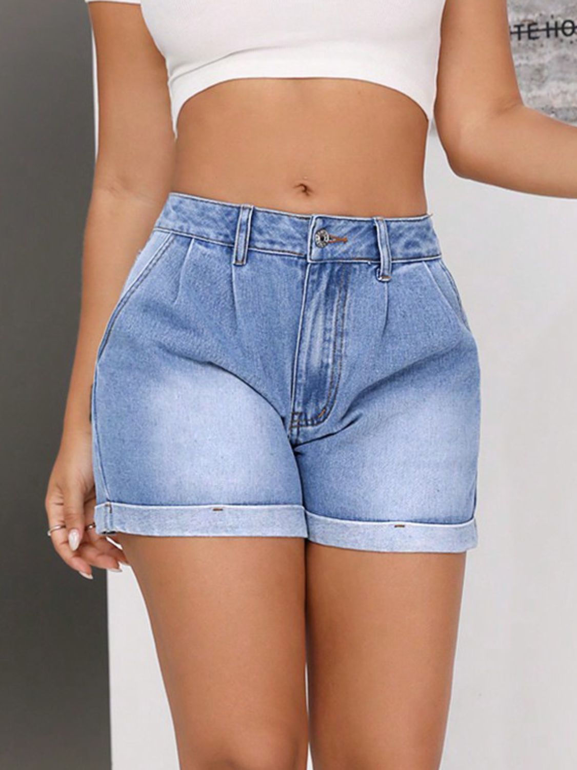 Women's Mid-Rise Rolled Hem Denim Shorts with Pockets