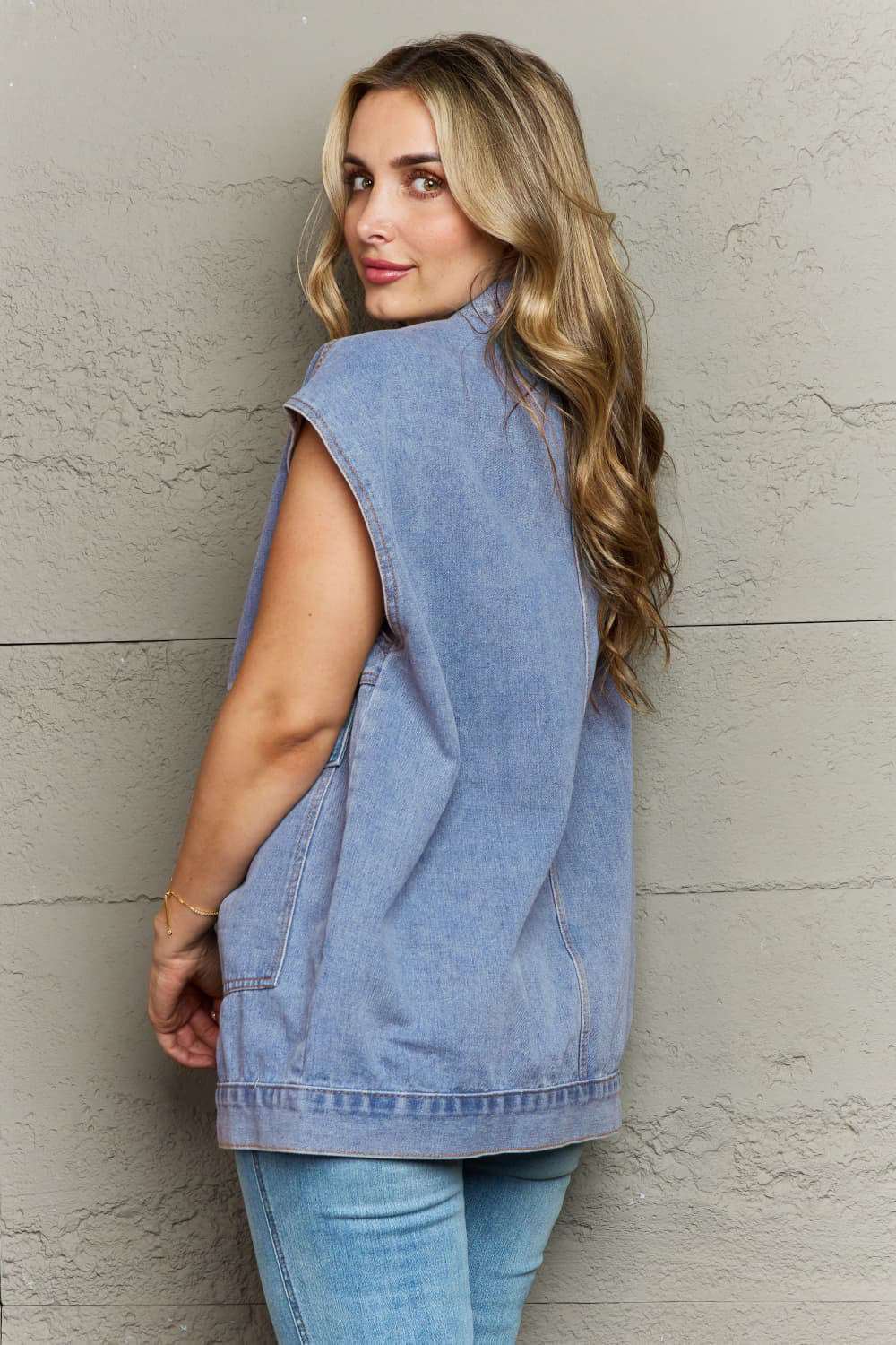 Women's Collared Neck Sleeveless Denim Top with Pockets - Light Denim