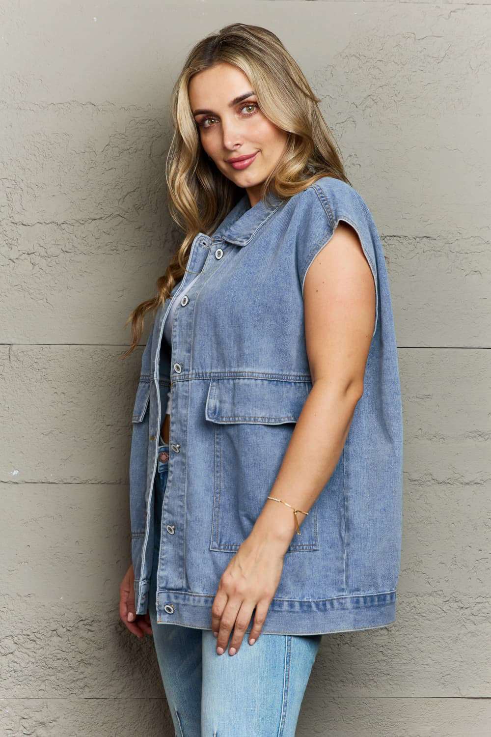 Women's Collared Neck Sleeveless Denim Top with Pockets - Light Denim