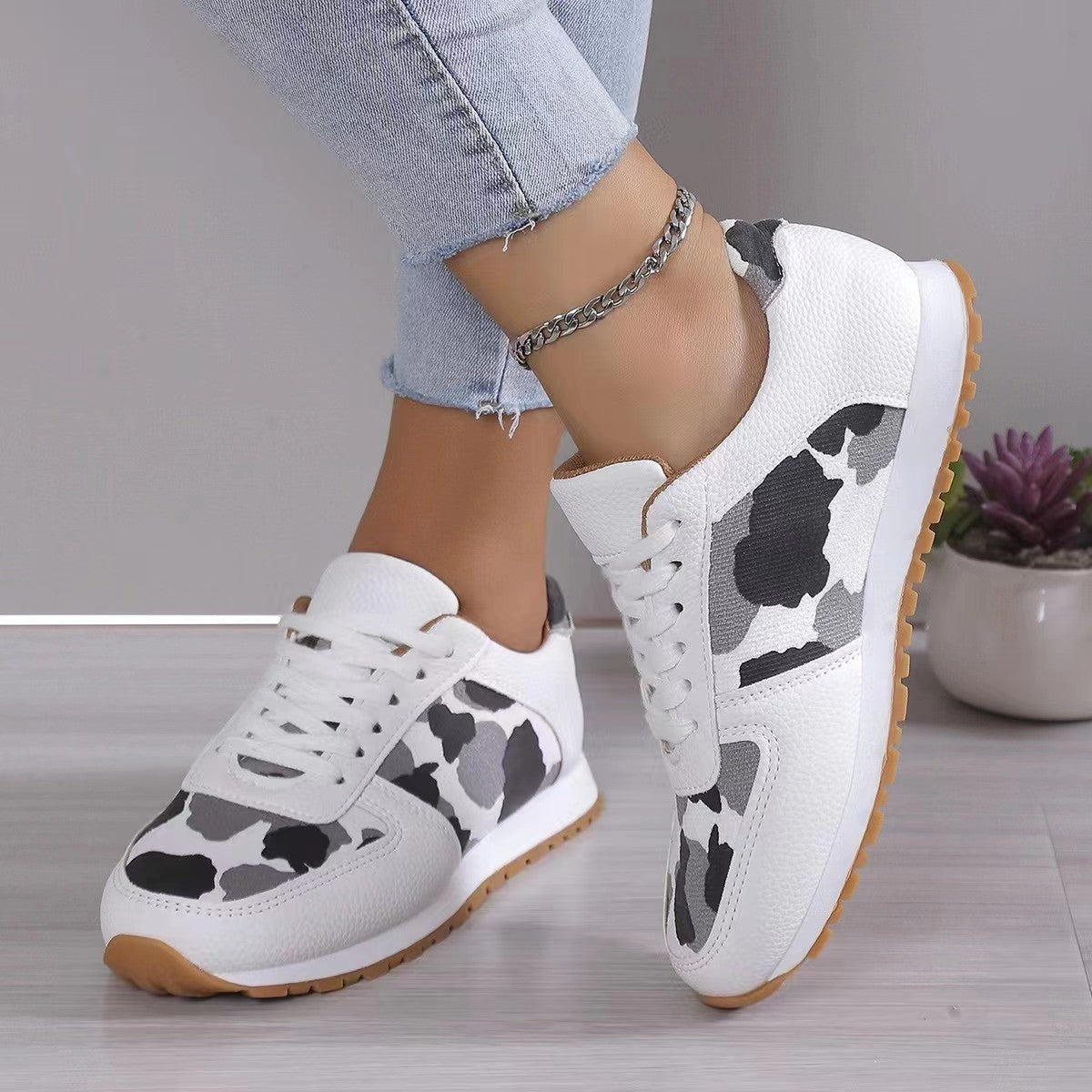 Women's Tied Printed PU Leather Athletic Sneakers