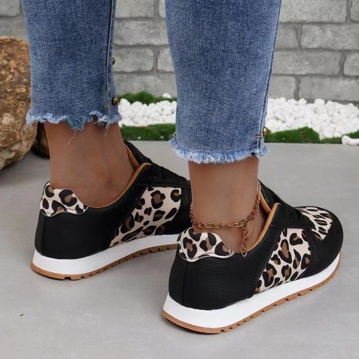 Women's Tied Printed PU Leather Athletic Sneakers