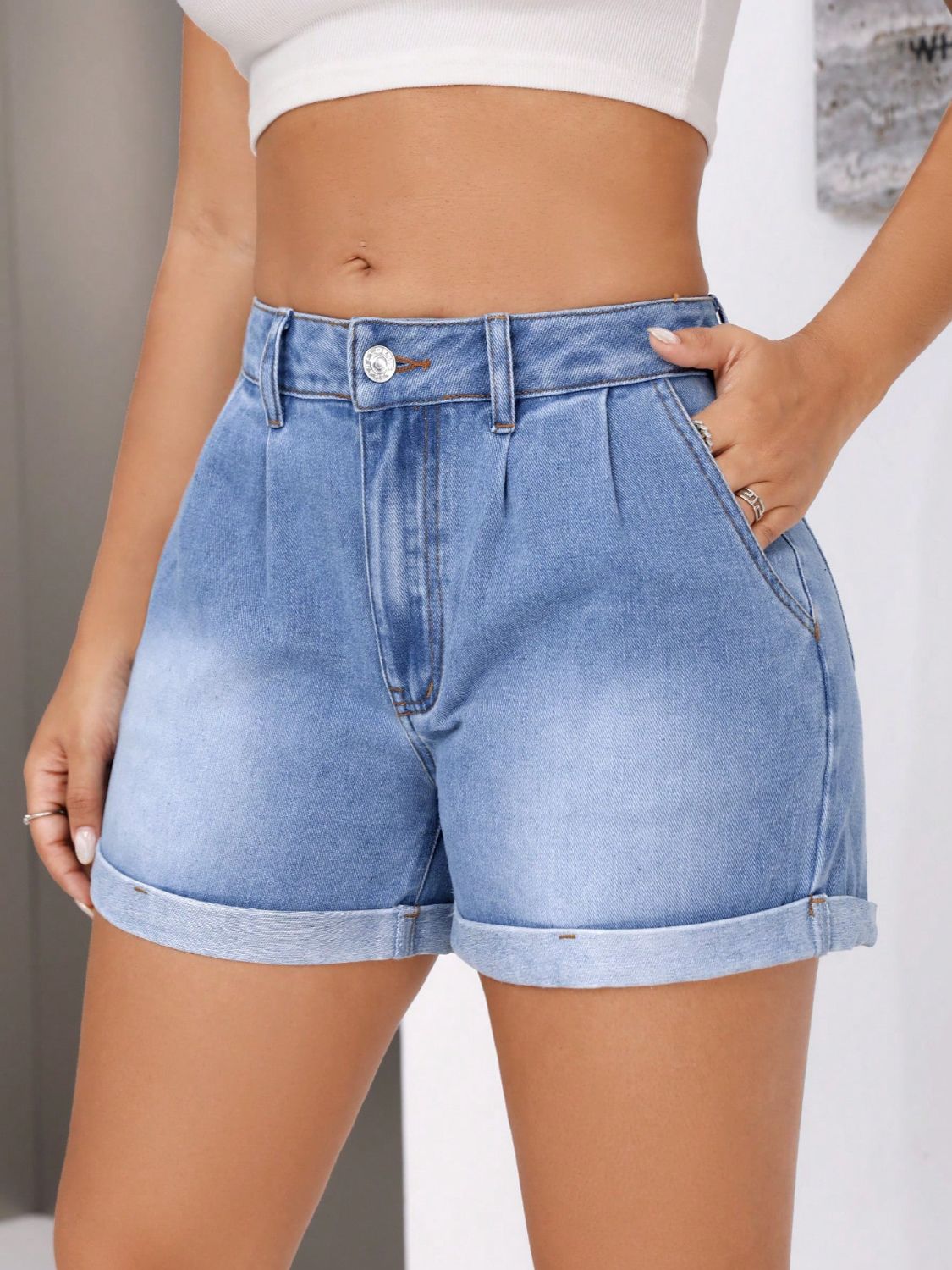 Women's Mid-Rise Rolled Hem Denim Shorts with Pockets